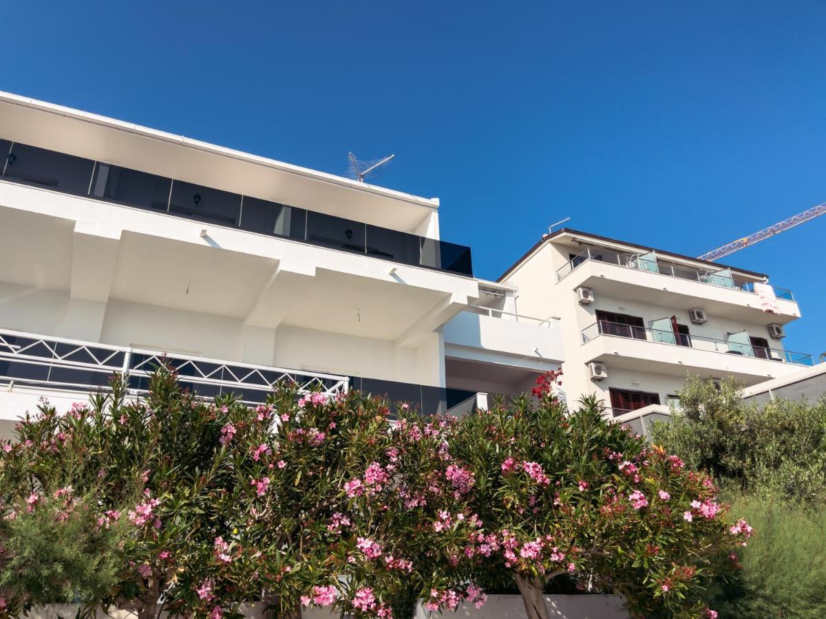 Apartments Goro Podstrana Exterior foto